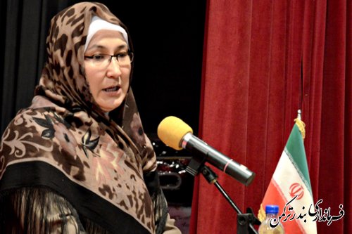 تجلیل اتحادیه جهانی زنان مسلمان از ناز قلچی فرماندار شهرستان ترکمن 