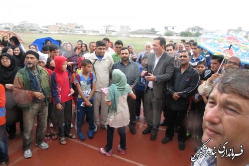 همایش بزرگ پیاده روی خانوادگی درشهرستان ترکمن  برگزار شد