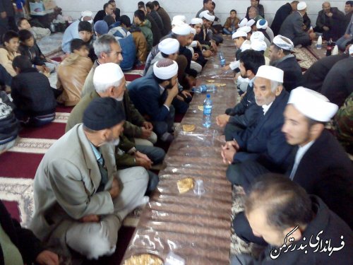 مراسم نذری اهل سنت بمناسبت عاشورای حسینی در مسجد روستای پنج پیکر
