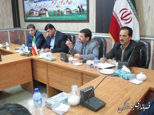 معاون سیاسی، امنیتی و اجتماعی استاندار با کارشناسان فرمانداری ترکمن دیدار کرد