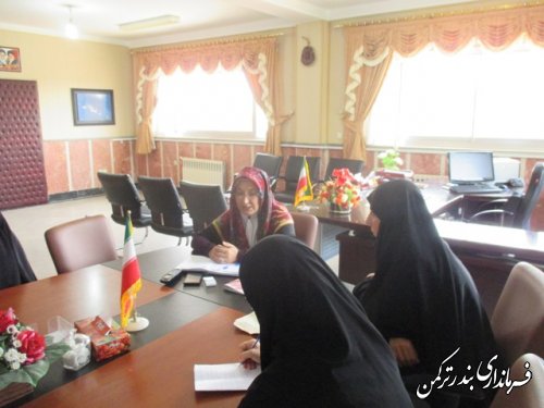 نشست فرماندار با بانوان شهرستان ترکمن به مناسبت روز دختر