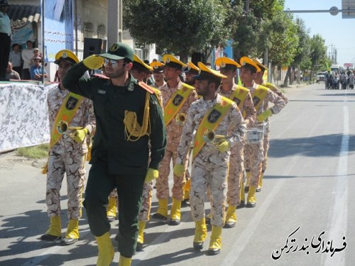 رژه نیروهای مسلح شهرستان های غرب استان گلستان به مناسبت هفته دفاع مقدس