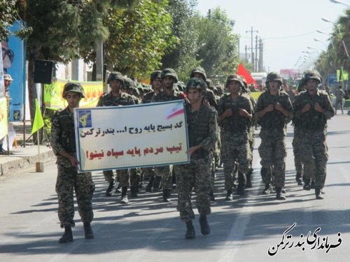 رژه نیروهای مسلح شهرستان های غرب استان گلستان به مناسبت هفته دفاع مقدس