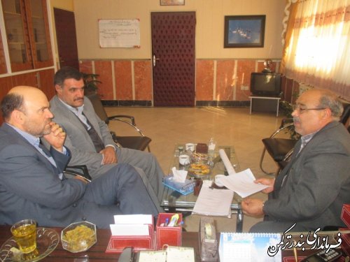 دیدار رئیس شیلات بندر ترکمن با فرماندار شهرستان