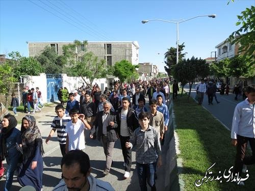 برگزاري پياده روي خانوادگي در شهرستان ترکمن