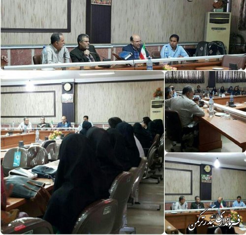 تصاویری از جلسه آموزشی کاربران رایانه با حضور فرماندار ترکمن