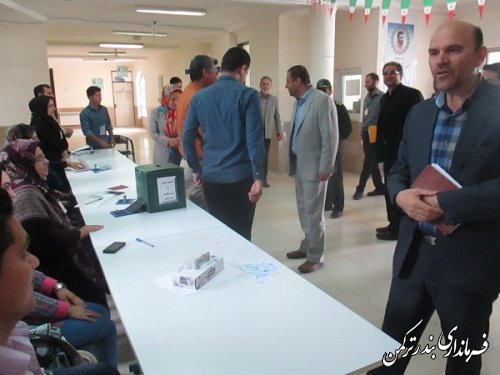 شهرستان ترکمن آماده خلق حماسه ای دیگر/ بازدید فرماندار از شعب اخذ رأی