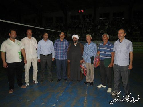 حضور فرمانداردر مسابقات والیبال جام رمضان شهرستان ترکمن