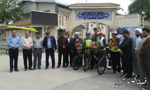 مراسم استقبال از کاروان دوچرخه سواران شهدای مدافع حرم در شهرستان ترکمن برگزار شد