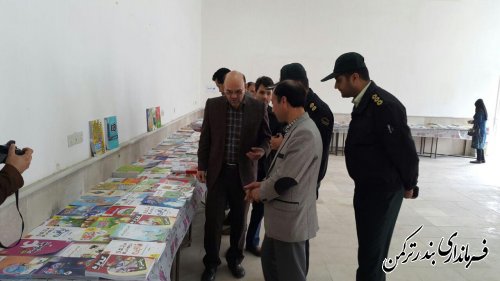 بازدید فرماندار از نمایشگاه کتاب اداره فرهنگ و ارشاد اسلامی شهرستان ترکمن