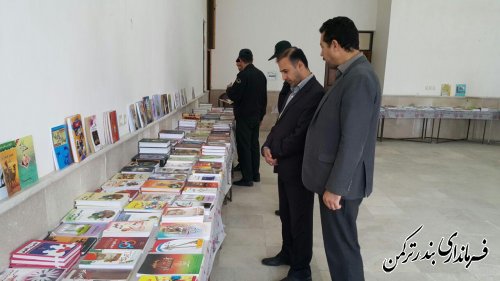بازدید فرماندار از نمایشگاه کتاب اداره فرهنگ و ارشاد اسلامی شهرستان ترکمن