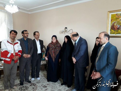 دیدار فرماندار با خانواده شهدای شهرستان ترکمن