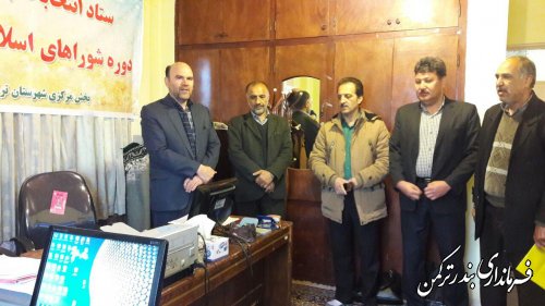 بازدید فرماندار  ترکمن از ستاد انتخابات بخش مرکزی شهرستان