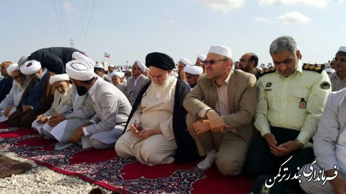 حضور فرماندار در نماز عید سعید فطر شهرستان ترکمن