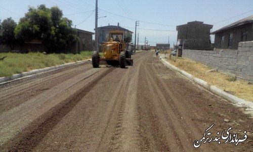 بازدید فرماندار از روند اجرای زیرسازی خیابان های روستای خواجه لر