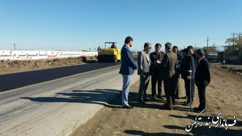 بازدید سرپرست فرمانداری ترکمن از پروژه بهسازی و روکش آسفالت محور یساقی – بندرترکمن