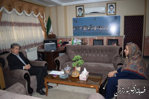 دیدار رئیس کتابخانه عمومی شهرستان ترکمن با سرپرست فرمانداری
