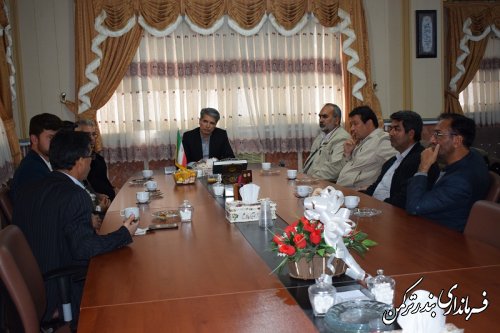 نشست صمیمانه اعضای انجمن اسلامی شهرستان ترکمن با سرپرست فرمانداری