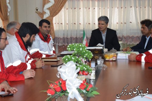 دیدار رئیس و کارکنان هلال احمر شهرستان ترکمن با سرپرست فرمانداری