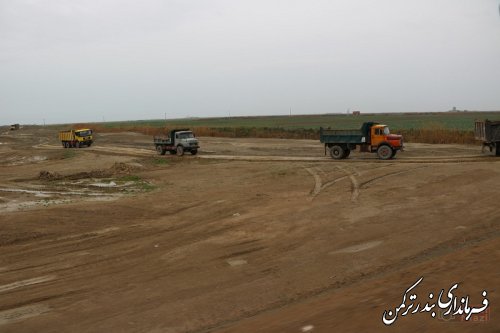 بازدید سرپرست فرمانداری ترکمن از طرح زهکشی اراضی کشاورزی شهرستان