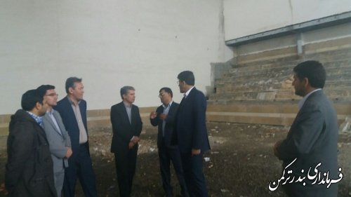 بازدید سرپرست فرمانداری ترکمن از سالن ورزشی نیمه کاره تختی