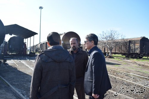 بازدید سرپرست فرمانداری ترکمن از کارگاه تعمیرات اساسی واگن شهرستان