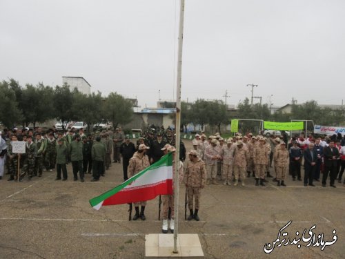  مراسم صبحگاه مشترک نیروهای مسلح در شهرستان ترکمن برگزار شد