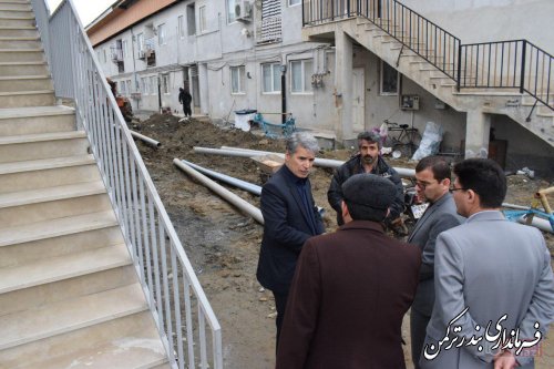 بازدید فرماندار از مسکن مهر آزادی شهرستان ترکمن