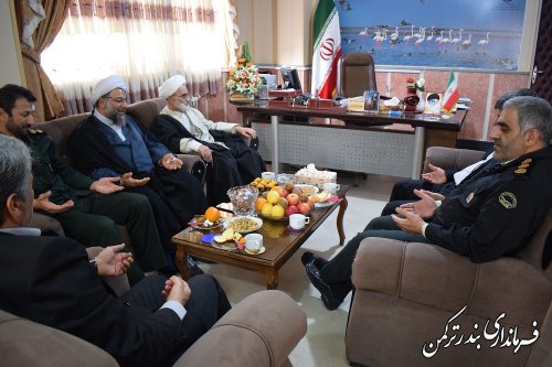 دیدار امام جمعه و اعضای شورای تامین شهرستان ترکمن با فرماندار