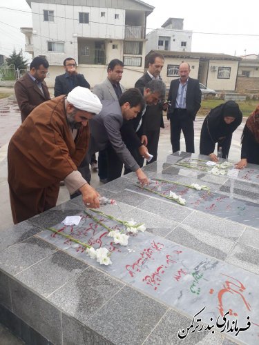 مراسم درختکاری در جوار مزار شهدای گمنام شهرستان ترکمن