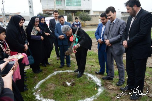 پارک بانوان شهرستان ترکمن کلنگ زنی شد
