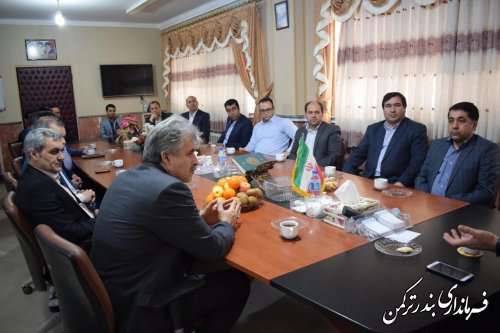 دیدار عیدانه جمعی از مسئولین شهرستان ترکمن با فرماندار