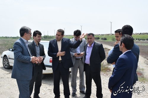 بازدید فرماندار از طرح بهسازی جاده سلامت شهرستان ترکمن