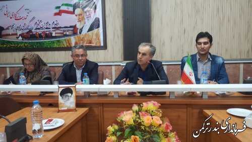 نشست فعالان سیاسی واجتماعی شهرستان ترکمن با مدیرکل سیاسی و انتخابات استان برگزار شد