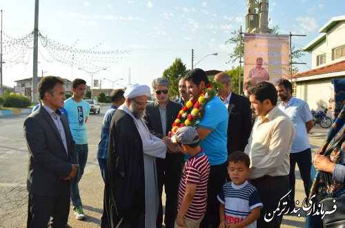 استقبال فرماندار از قهرمان مسابقات جهانی کم بینایان دو و میدانی شهرستان ترکمن