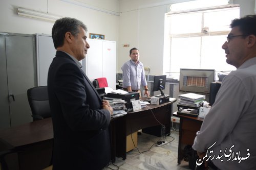 بازدید سرزده فرماندار از اداره امور مالیاتی شهرستان ترکمن