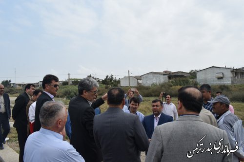 بازدید فرماندار از محل اجرای طرح شهید شوشتری واقع در محله استقلال بندرترکمن