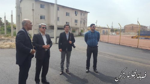 بازدید فرماندار از پروژه جاده سلامت در استادیوم شهید قاندومی