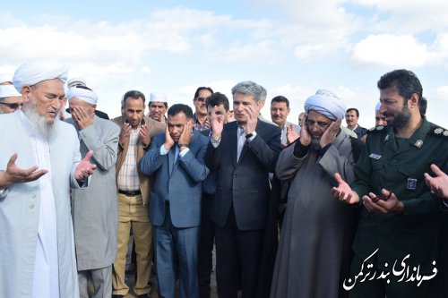 کلنگ زنی حوزه علمیه بانوان در شهرستان ترکمن