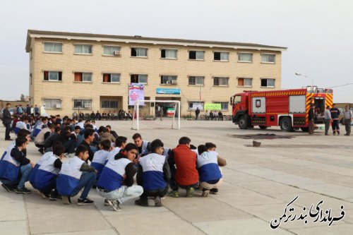 برگزاری مانور زلزله در هنرستان قدس شهرستان ترکمن