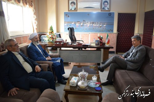 دیدار  سرپرست اداره کل کتابخانه های عمومی استان با فرماندار ترکمن