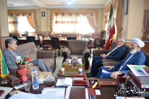 دیدار  سرپرست اداره کل کتابخانه های عمومی استان با فرماندار ترکمن