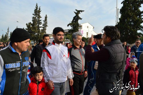 همایش پیاده روی همگانی و خانوادگی در شهرستان ترکمن برگزار شد