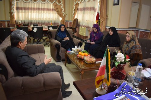دیدار سرپرست دفتر زنان و خانواده استانداری گلستان با فرماندار ترکمن