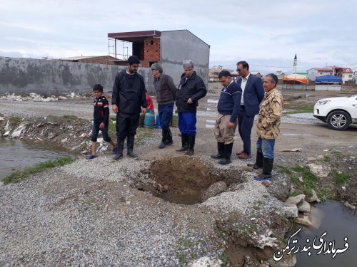 بازدید فرماندار و اعضای ستاد مدیریت بحران شهرستان ترکمن از مناطق و اراضی آب گرفته شهرستان