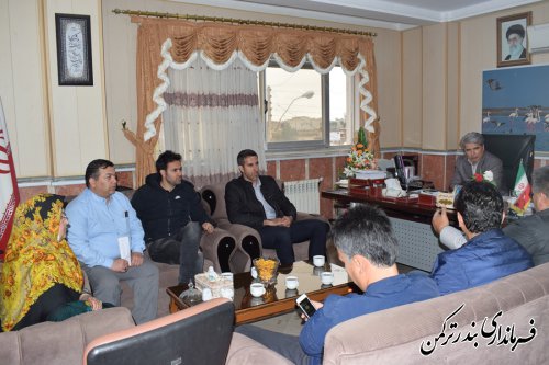 دیدار جمعی از ورزشکاران با فرماندار شهرستان ترکمن