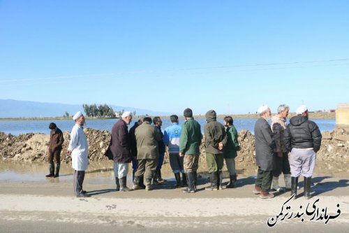 بازدید  فرماندار ترکمن از وضعیت سیلاب رودخانه قره سو و پل نیازآباد