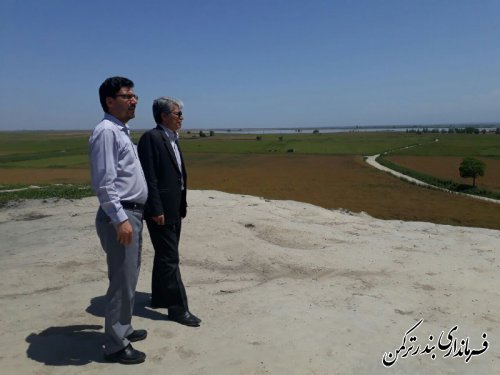 بررسی وضعیت سیلاب سه راهی قره تپه توسط فرماندار ترکمن