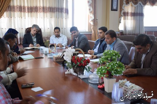 جلسه بررسی مشکلات اجرای قانون واگذاری انشعاب موقت به ساختمان های فاقد پروانه در شهرستان ترکمن برگزار شد 