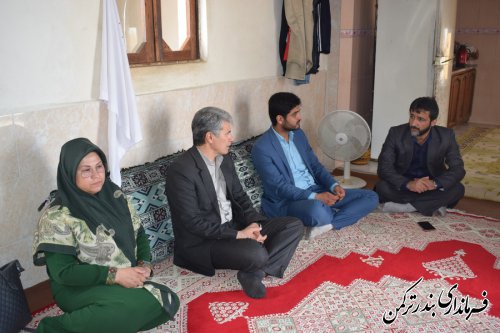 دیدار فرماندار ترکمن با خانواده های تحت پوشش کمیته امداد شهرستان